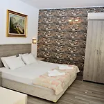 Queen Boutique Szálloda 2*