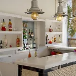 Queen Boutique 2*