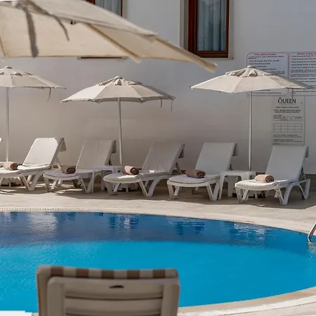 Queen Boutique Hotell Bitez