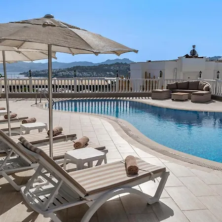 Queen Boutique Hotell Bitez