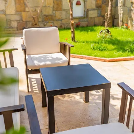 Queen Boutique 바이즈