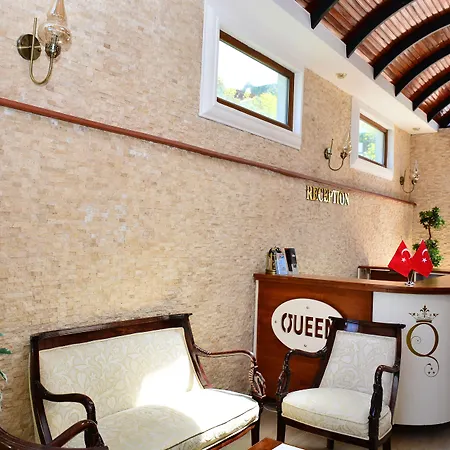 Отель Queen Boutique 2*