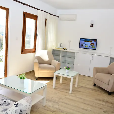 Queen Boutique Hotell Bitez