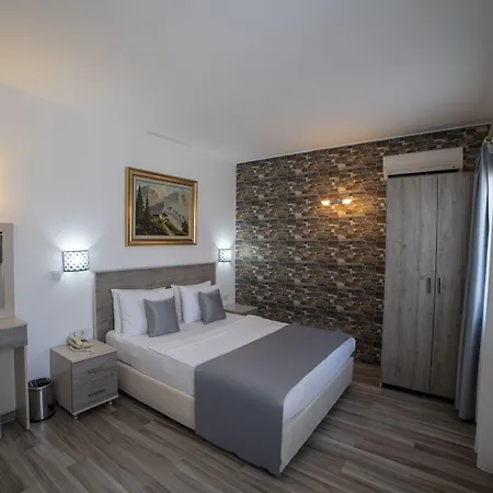 Queen Boutique Hotell 2*